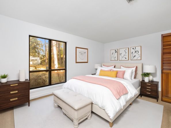 207 Wroxton Drive, Conroe TX 77304