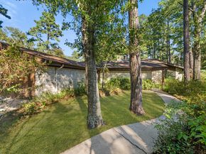 207 Wroxton Drive, Conroe TX 77304