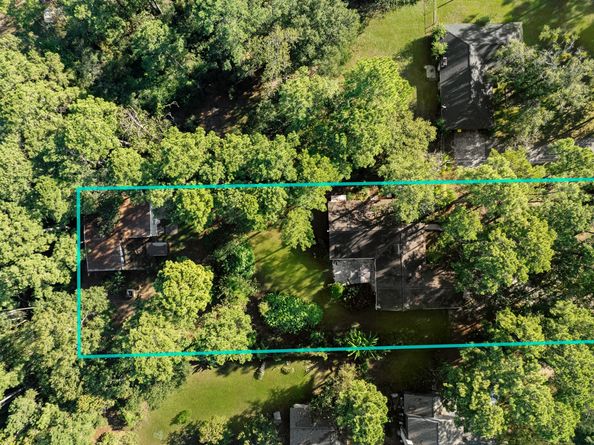 207 Wroxton Drive, Conroe TX 77304