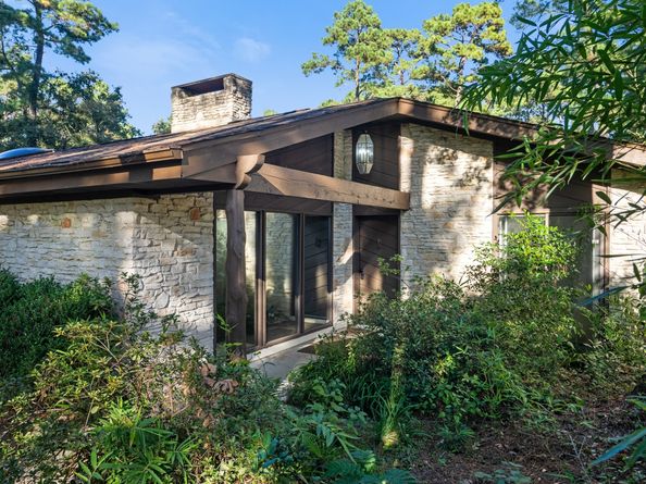 207 Wroxton Drive, Conroe TX 77304