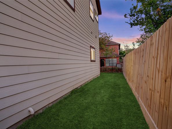 3828 Lockhart Street, Houston TX 77051