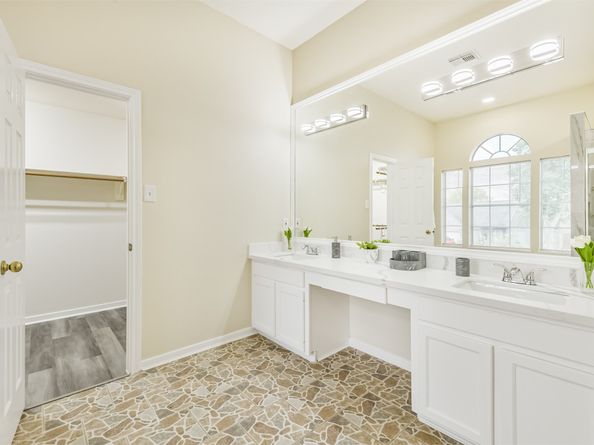 1747 Rushworth Drive, Houston TX 77014