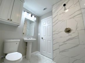 1801 Lawther Drive, River Oaks TX 76114