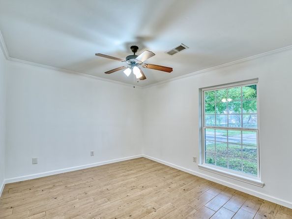 5722 Cheltenham Drive, Houston TX 77096