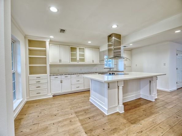 5722 Cheltenham Drive, Houston TX 77096