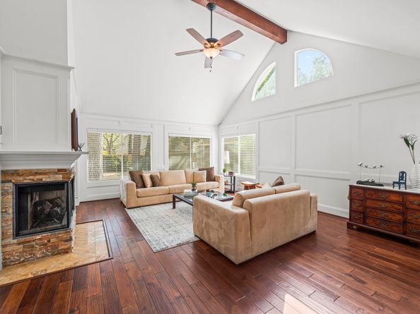 7 W Southfork Pines Circle, The Woodlands TX 77381