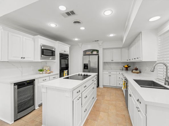 7 W Southfork Pines Circle, The Woodlands TX 77381