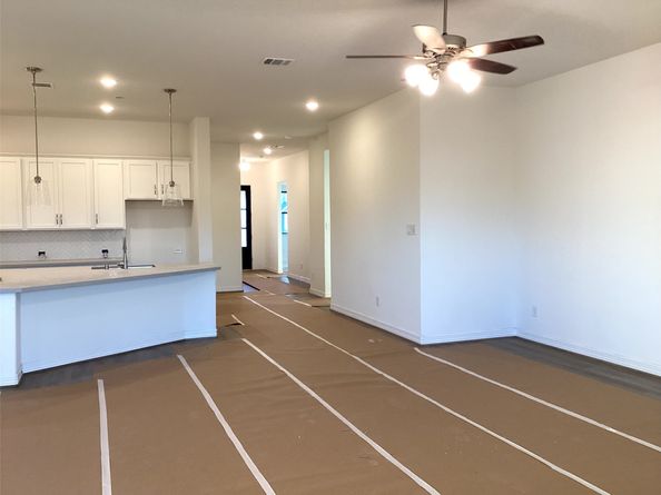 32303 Sweet Spruce Circle, Conroe TX 77385