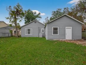 120 Westfield Street, Houston TX 77022