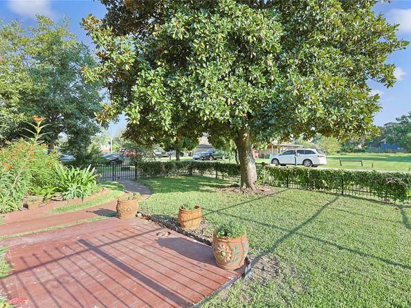 8417 Folkstone Lane, Houston TX 77075