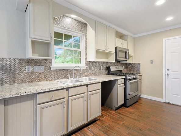 8417 Folkstone Lane, Houston TX 77075