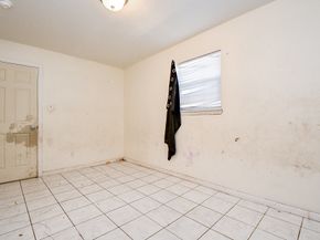 8282 Park Place Boulevard D1, Houston TX 77017