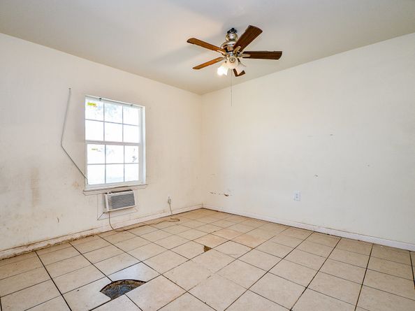 8282 Park Place Boulevard D1, Houston TX 77017