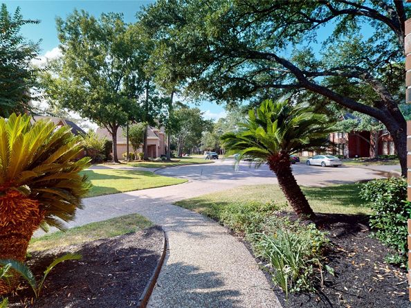 11803 Pebbleton Drive, Houston TX 77070