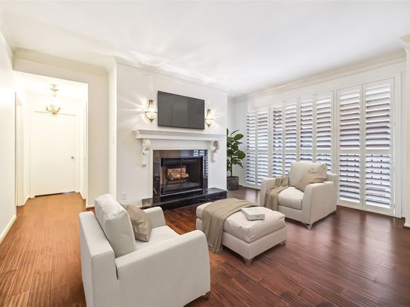 9333 Memorial Drive 301, Houston TX 77024