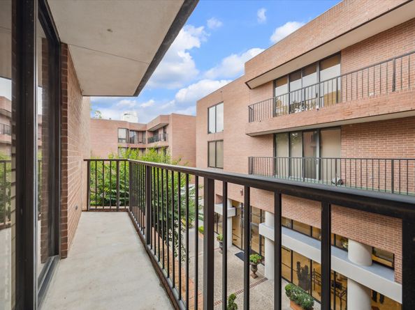 9333 Memorial Drive 301, Houston TX 77024