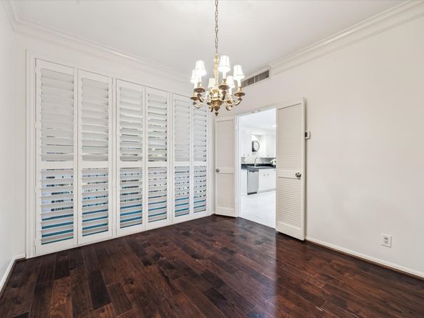 9333 Memorial Drive 301, Houston TX 77024