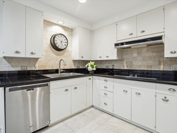 9333 Memorial Drive 301, Houston TX 77024