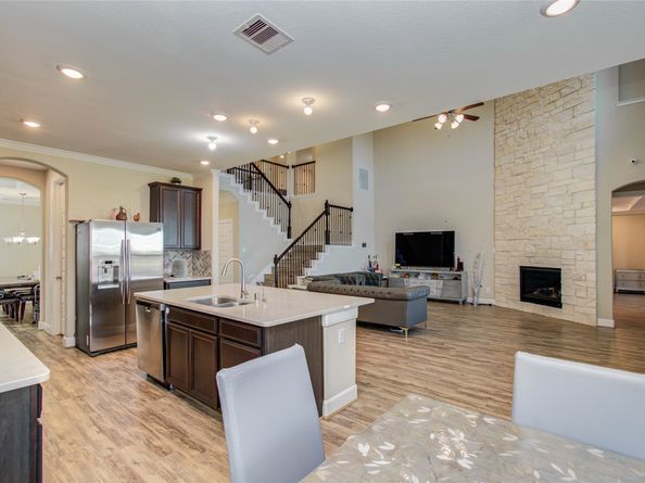 66 Zenith Lane, Sugar Land TX 77498