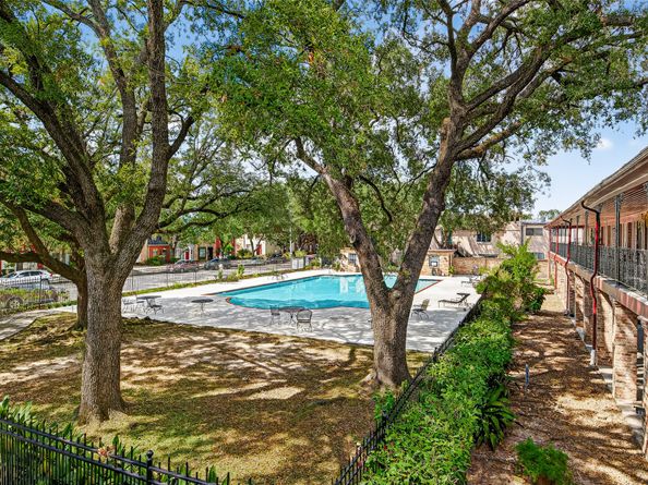 5208 Arboles Drive A4, Houston TX 77035