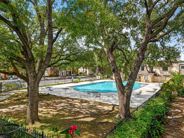 5208 Arboles Drive A4, Houston TX 77035