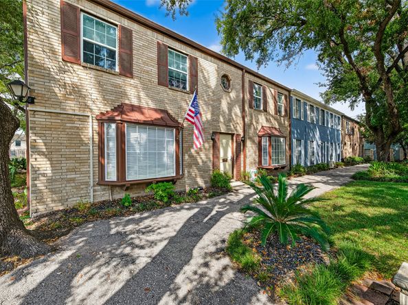 5208 Arboles Drive A4, Houston TX 77035