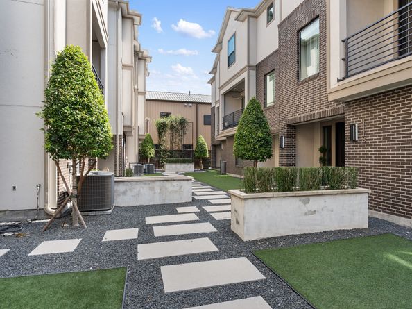 4219 Allen Street, Houston TX 77007
