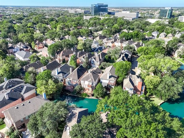 12869 Kingsbridge Lane, Houston TX 77077