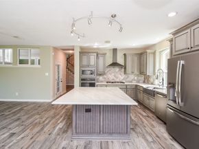 12869 Kingsbridge Lane, Houston TX 77077