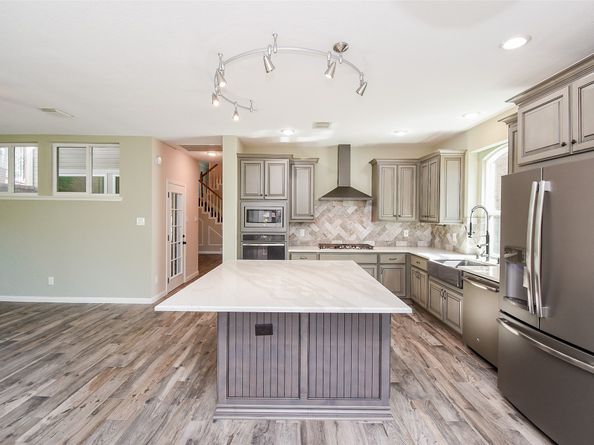 12869 Kingsbridge Lane, Houston TX 77077