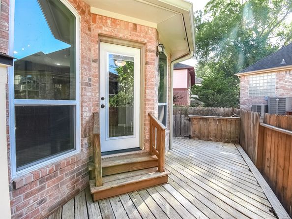 12869 Kingsbridge Lane, Houston TX 77077