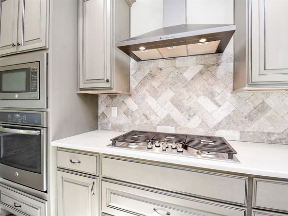 12869 Kingsbridge Lane, Houston TX 77077