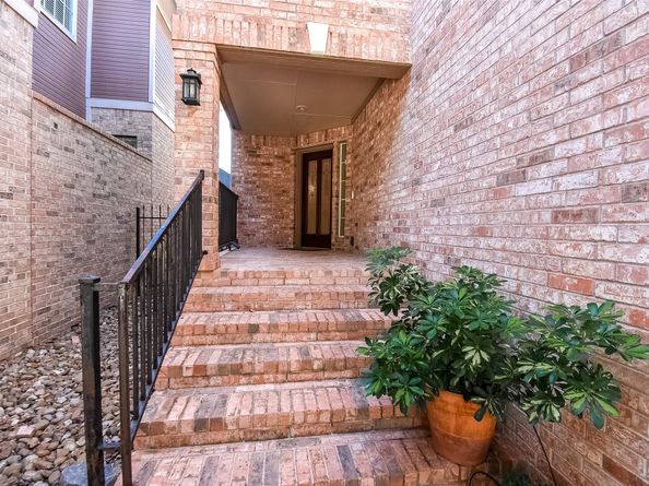 12869 Kingsbridge Lane, Houston TX 77077