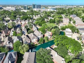 12869 Kingsbridge Lane, Houston TX 77077