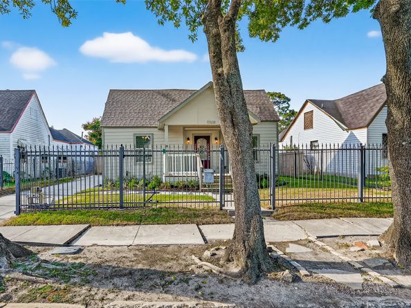 5508 Truett Street, Houston TX 77023