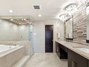 3350 Mccue Road 2402, Houston TX 77056