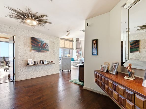 3350 Mccue Road 2402, Houston TX 77056