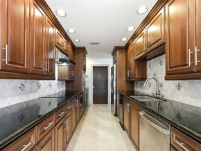 3350 Mccue Road 2402, Houston TX 77056