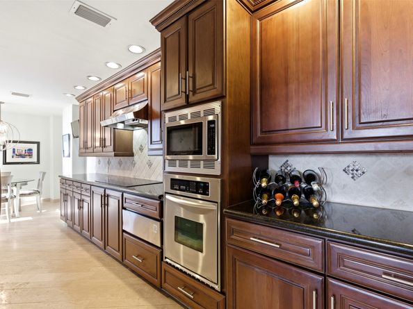 3350 Mccue Road 2402, Houston TX 77056