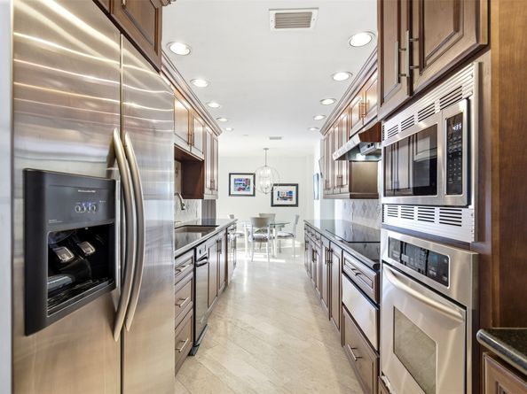 3350 Mccue Road 2402, Houston TX 77056