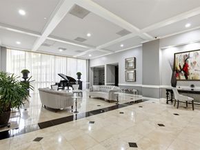3350 Mccue Road 2402, Houston TX 77056