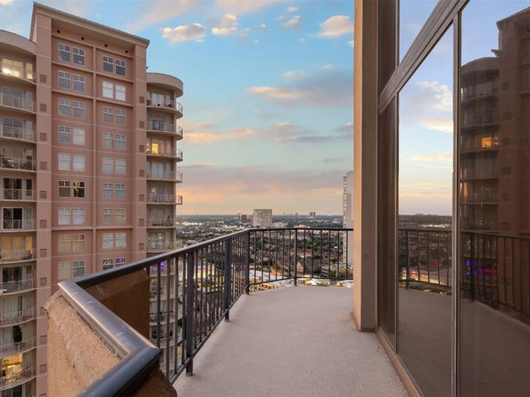 3350 Mccue Road 2402, Houston TX 77056