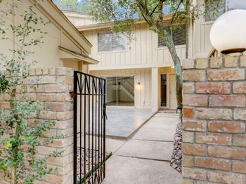 2445 Settlers Way