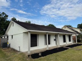 11010 Sageburrow Drive, Houston TX 77089