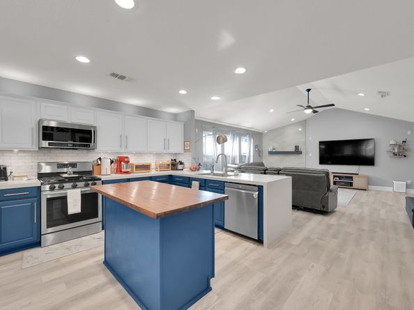 123 Genesee Ridge Drive, The Woodlands TX 77385
