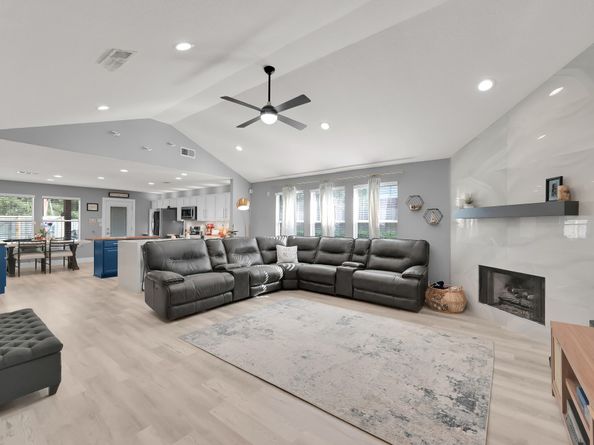 123 Genesee Ridge Drive, The Woodlands TX 77385