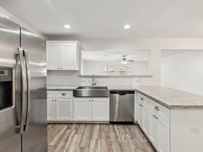 6038 Woodbrook Lane, Houston TX 77008