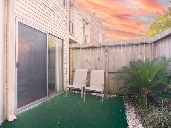 10169 Oakberry Street, Houston TX 77042