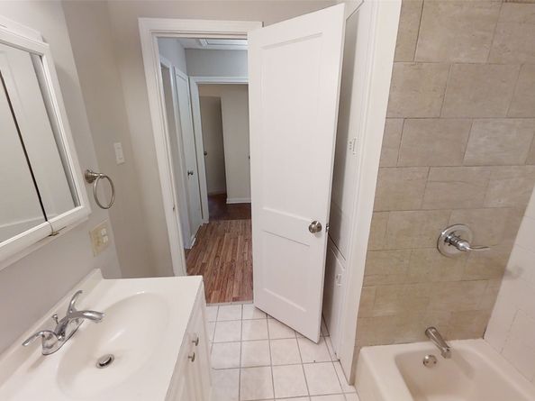 11314 Courtshire A, Houston TX 77076