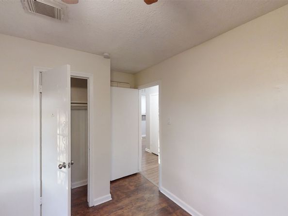 11314 Courtshire A, Houston TX 77076